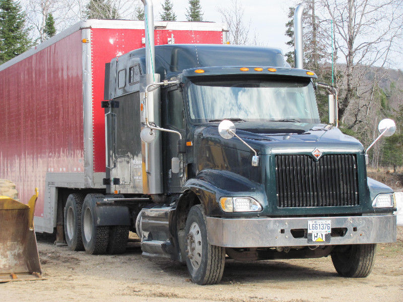 Camion Inter 2001 et remorque Manac 2005