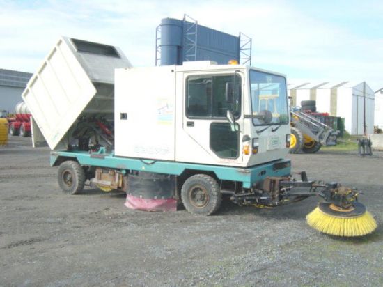 Balai hydraulique Tennant 830 XP